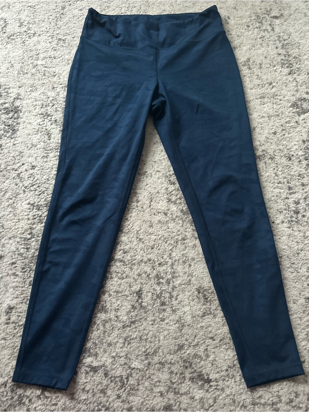 Danskin Leggins Blue Camouflage Print high-rise, wide elastic waistband. Size L